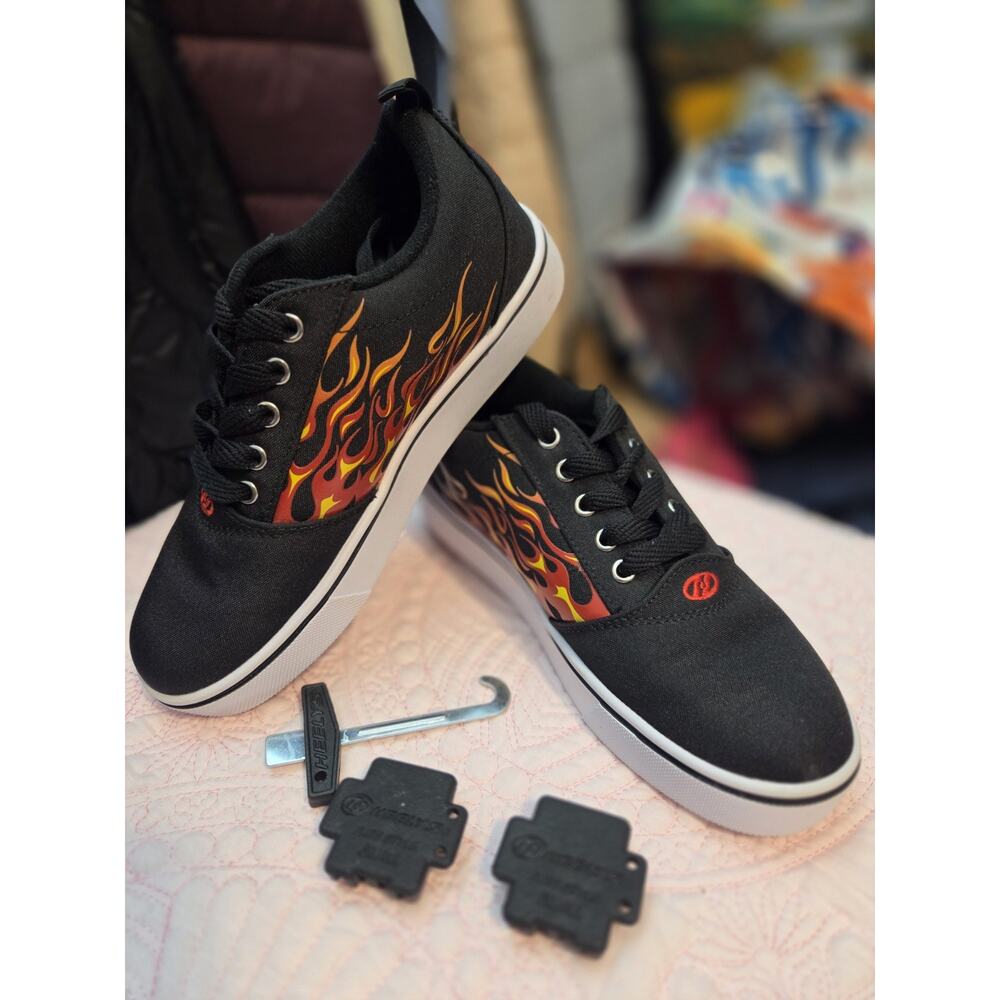 Heelys Skate "Pro 20 Flame Print Low" Skate Shoes - 5 Youth - Red/Black
